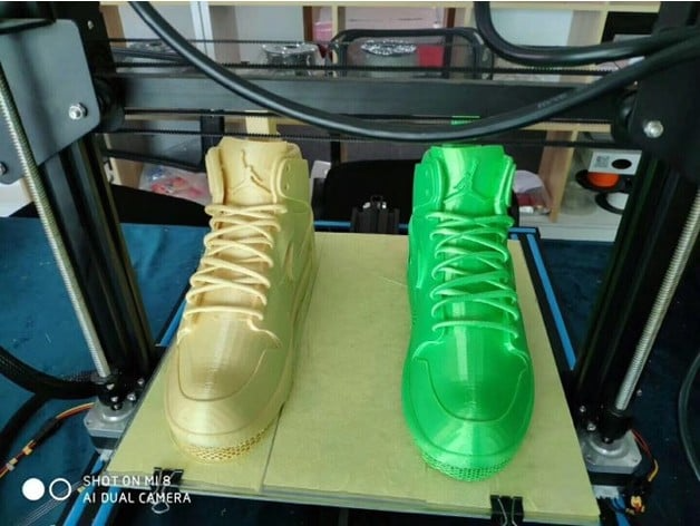 nike aire jordán modelo zapatos patadas by chris reilly arte esculturas zapatillas corriendo baloncesto aros aro zapato golpear tamaño natural p1s 3D print model - Mito3D