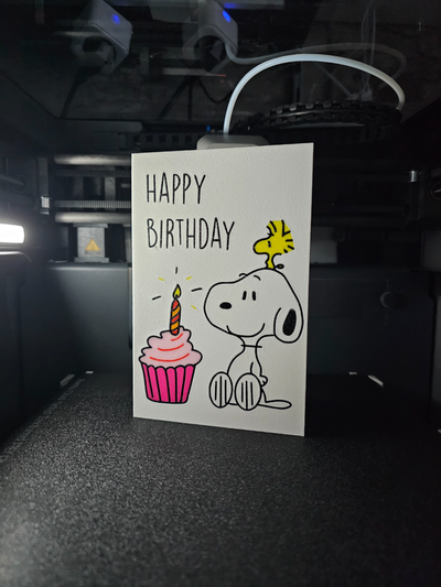 heureux anniversaire carte snoopy by id marque art 2d 39 célébrer fête chien cacahuètes charlie marron dessin animé joyeux 3d print model - Mito3D