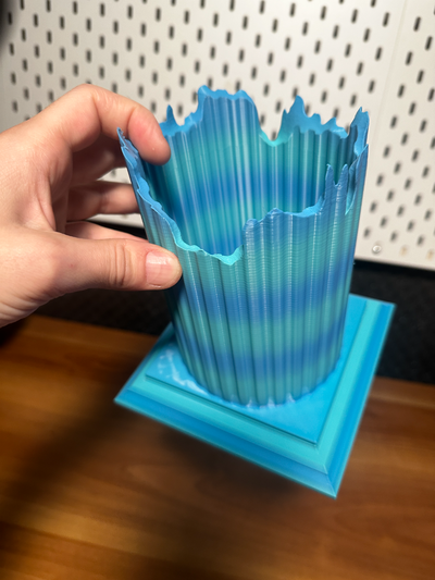 beschädigt säule pflanzer veranstalter by plastic3d haushalt büro stift halter unterstützung box tasse schreibtisch uralt struktur architektur erodiert jahrgang marmor 3d print model - Mito3D