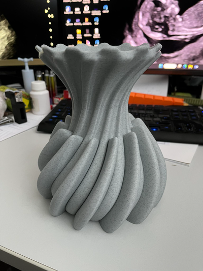 modern bükülmüş vazo by lamero ev halkı dekor no destek destekler çiçek öz 3d print model - Mito3D