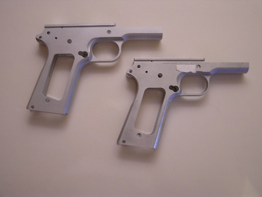 1911a1 rahmen by anonch requisiten cosplays replik waffe fohlen 1991 45acp 45 gewehr 3d print model - Mito3D