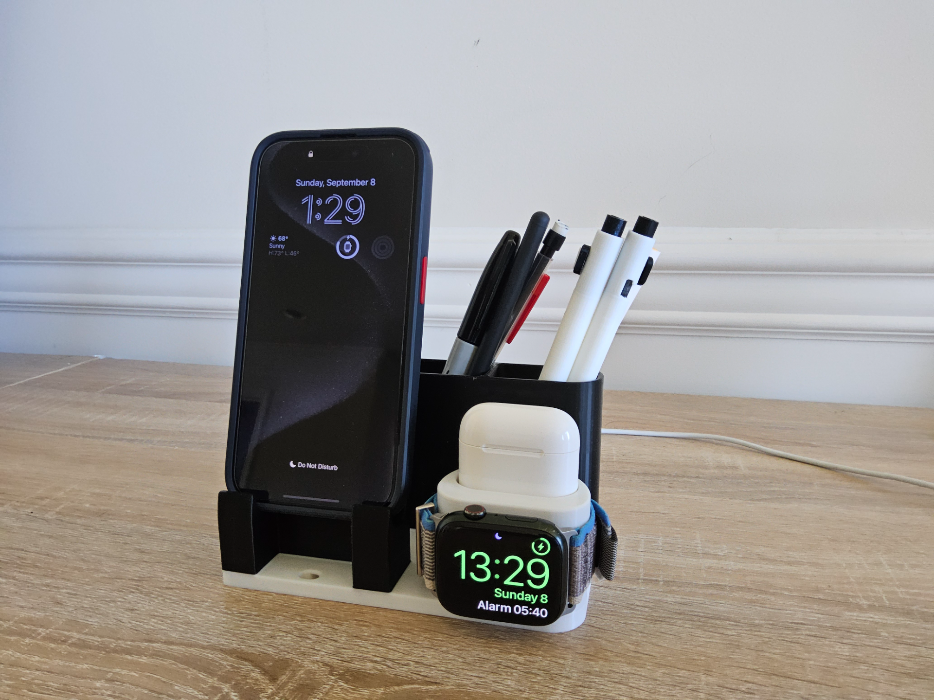 manzana iphone reloj airpods by filósofo casa modelos cargando base muelle estación airpod pro fusión 360 modificable 3D print model - Mito3D