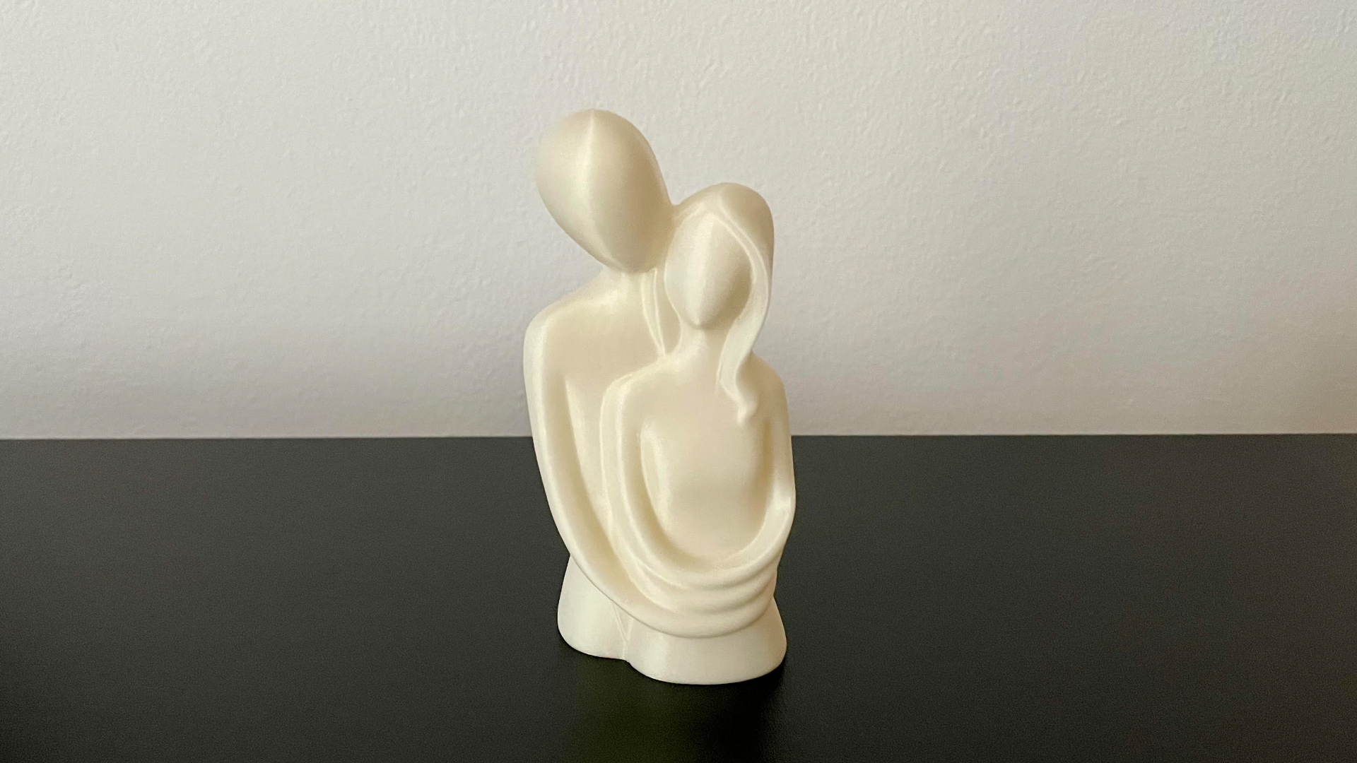 interminable l'amour by argique art sculptures couple décor décoration modèle statuette conception accueil maison étreinte intérieur sculpter sculpture statue 3D print model - Mito3D