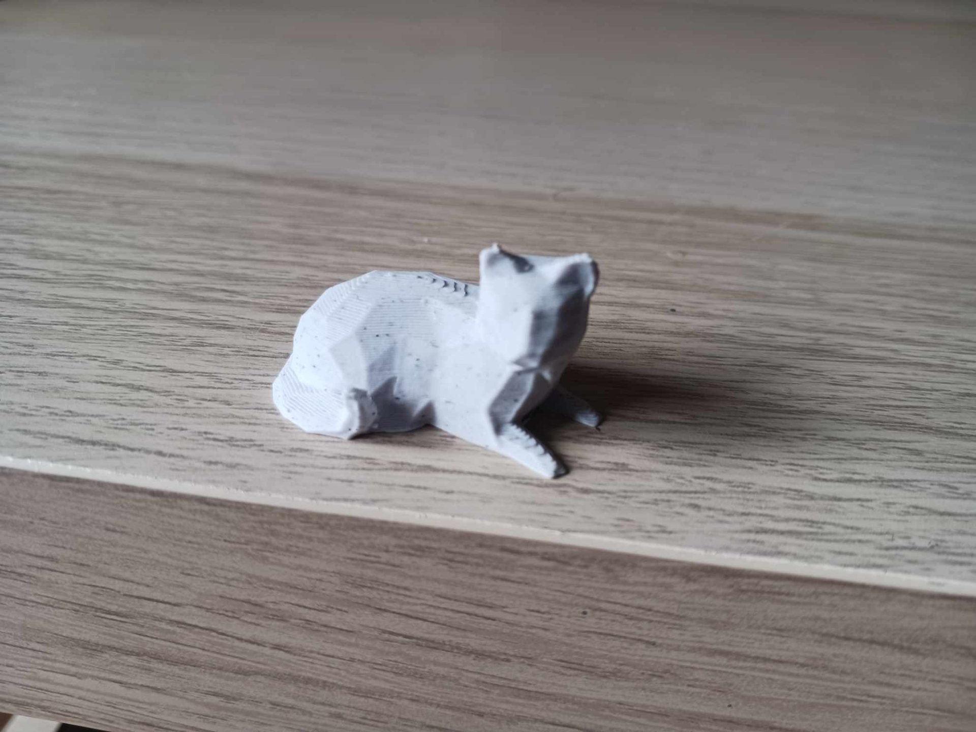 gatto polly remixato by manager arte sculture posa seduta carina supporto scultura 3D print model - Mito3D