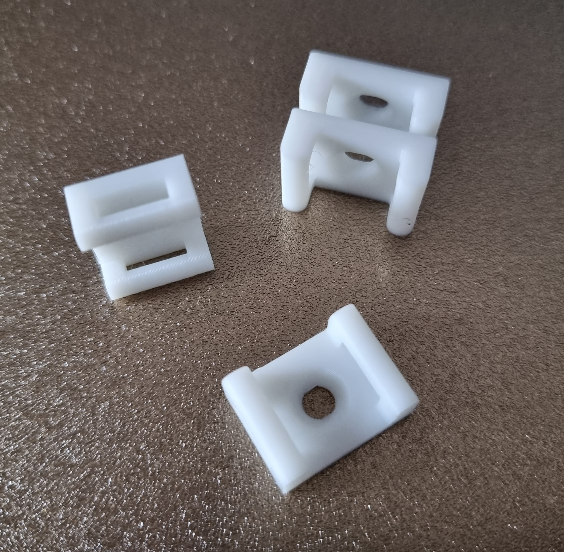 semplice cavo clip fissaggio by giocattoli cose passatempo fai 3D print model - Mito3D