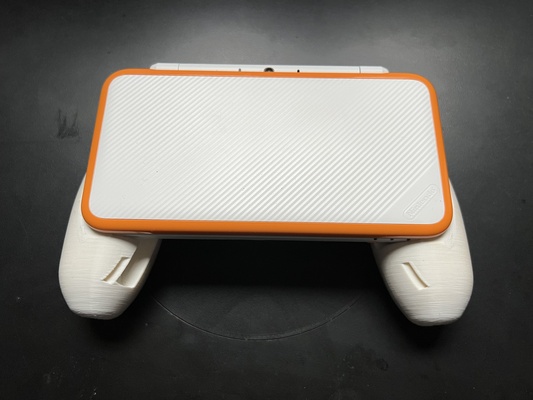 2ds xl grip - perfectly ergonomic by nukddd household office comfort nintendo2dsxl nintendo hand saver 3d print model - Mito3D