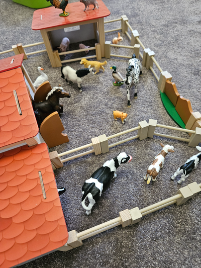 ferme clôture by système corbeau jouets jeux monter cheval porc mouton chien chat animal animaux vie vache stable chevaux zoo magnat 3d print model - Mito3D