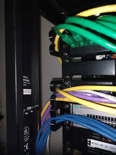 1u rackmount kabel management ringe by kevin boulevard werkzeuge veranstalter gestell tripplit apc it technologie netzwerk vernetzung netzwerkschalter 3d print model - Mito3D