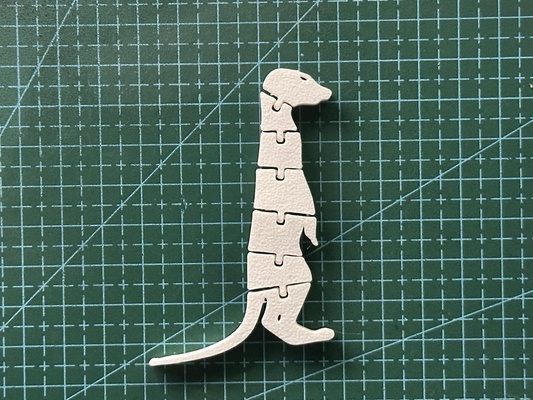 flexi suricata marca by t pcs arte señales logos juguete escritorio animal bricolaje diy educativo articulado flexible pasatiempo artesanía interactivo naturaleza principiante rompecabezas suricate mano 3d print model - Mito3D