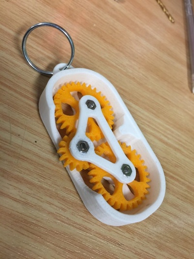 fidget gear keyring by printedgoose fashion models cog cogs key keychain toy transmission 3d print model - Mito3D