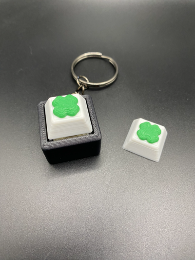 kleeblatt tastenkappe by plasonit mode schmuck adhd clicker asmr st patricks glücklich 4 blatt paddys zappeln tastatur schlüssel deckel kappen schlüsselbund schlüsselkain 3d print model - Mito3D