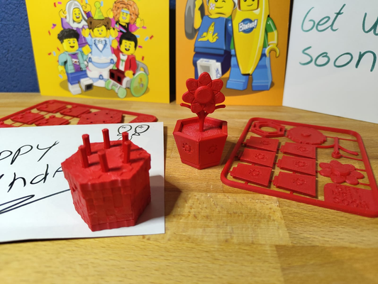 i̇leti takım kart doğum günü by lars ev halkı şenlikler kitcard kit kartları kit kartı montajı kek hediye kutu mutlu parti mum candel dekorasyon dekor süslemek kartpostal 3d print model - Mito3D