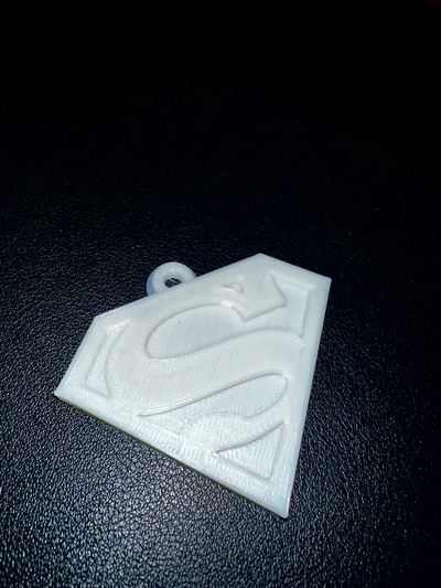 superhombre logo llavero by elchief84 moda modelos accesorios accesorio 3d print model - Mito3D