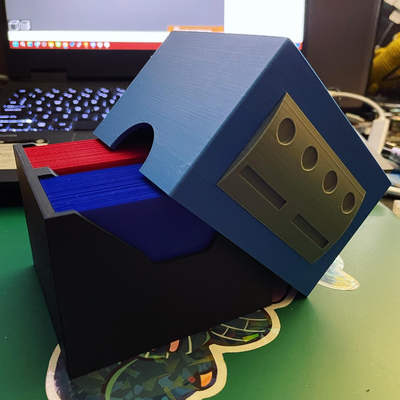 güverte kutusu çift pokmon tcg oyun meydan a küpü by palomin3d oyuncaklar oyunlar yazı tahtası kutu kulp destek pokemon küp kartları 3d print model - Mito3D