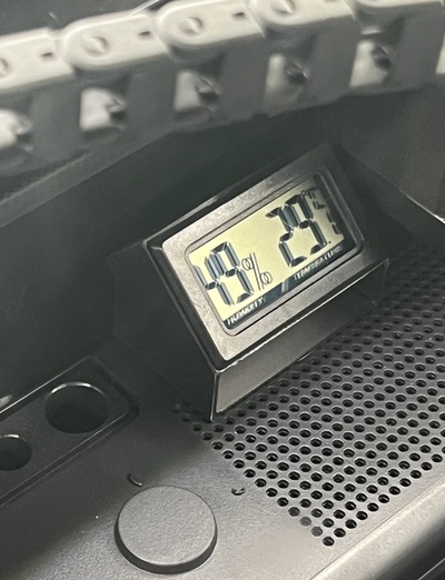 higrómetro termómetro estante soporte 40 v4 by mr deporte administración 3d impresora accesorios 3d print model - Mito3D
