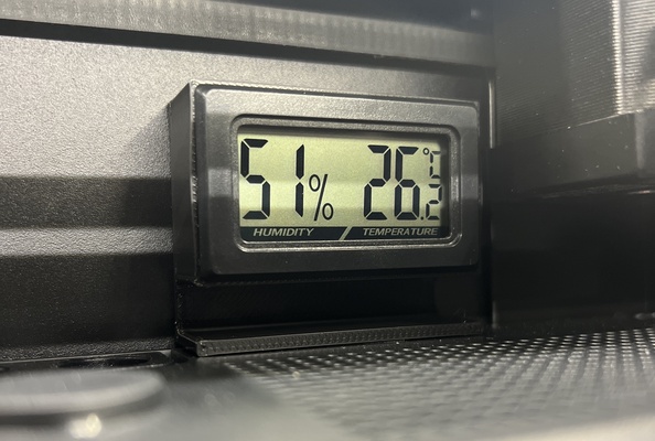 higrómetro termómetro vertical estante soporte by mr deporte administración 3d impresora accesorios 3d print model - Mito3D