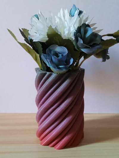 spiral vase 2 by abonnieren haushalt dekor zuhause haus büro 3d print model - Mito3D