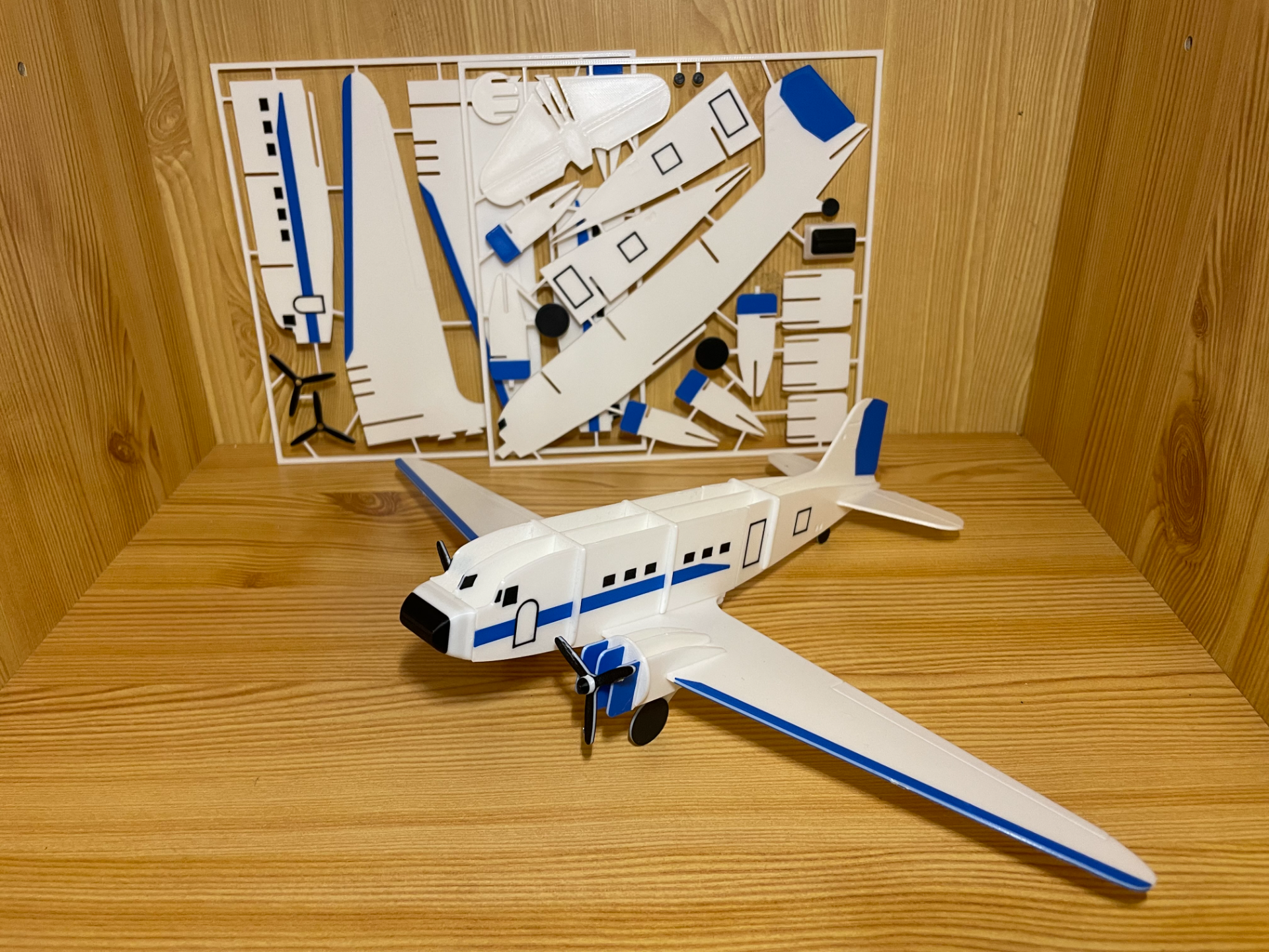 douglas dc 3 takım kart by soukup273 oyuncaklar oyunlar dekorasyon montaj dekor efsane uçak hediye hava eğlence gökyüzü havacılık kitcard dc3 3D print model - Mito3D