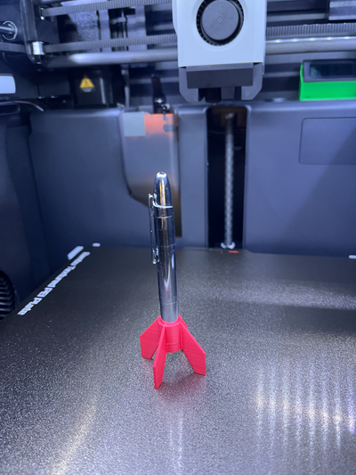 pêcheur espace stylo fusée supporter by syntaxerror6 ménage bureau 3d print model - Mito3D