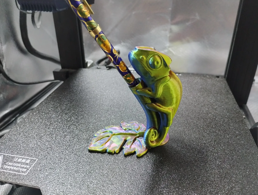 chameleon pen holder remixed by biggbadaboom household office tool leaf branch 3d print model - Mito3D