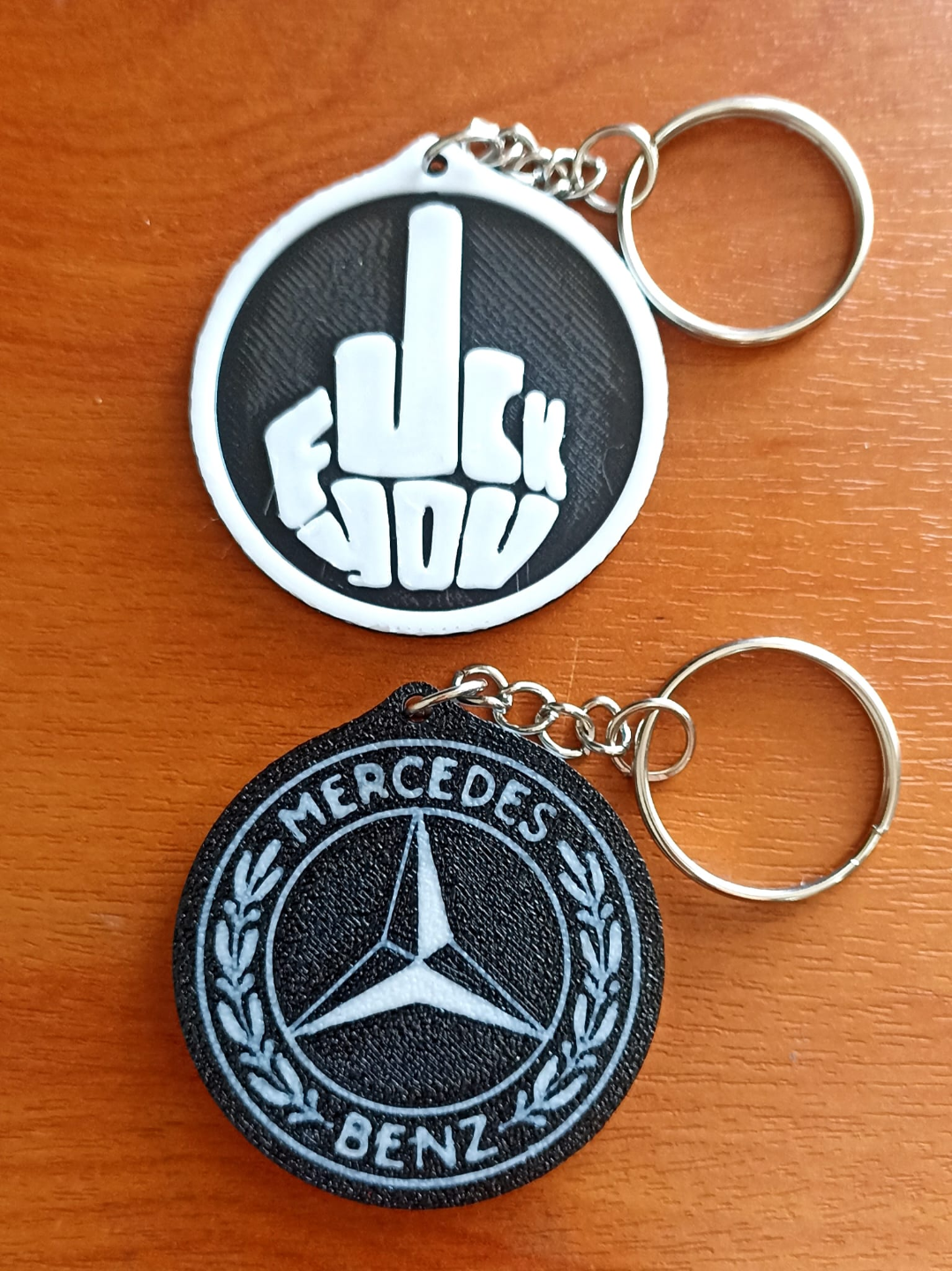 llavero mercedes benz mierda by figueiredoprint moda modelos accesorios accesorio arte jodete amg logo 3D print model - Mito3D