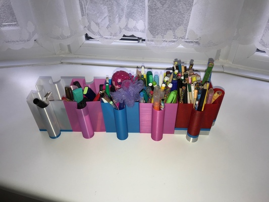 amusement scie sauteuse stylo pots by brithawkes outils organisateurs pot vasemode porte plume crayons 3d print model - Mito3D