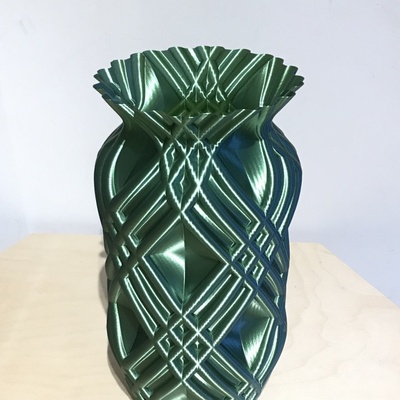 doux vase by brithawkes ménage décor vasemode spirale easyprint 3d print model - Mito3D