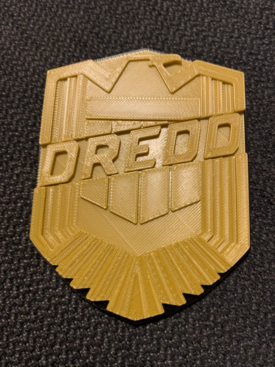 juez dredd insignia 2012 película remezclado by weprint3duk accesorios cosplays disfraces i am ley jugar apuntalar 3d print model - Mito3D