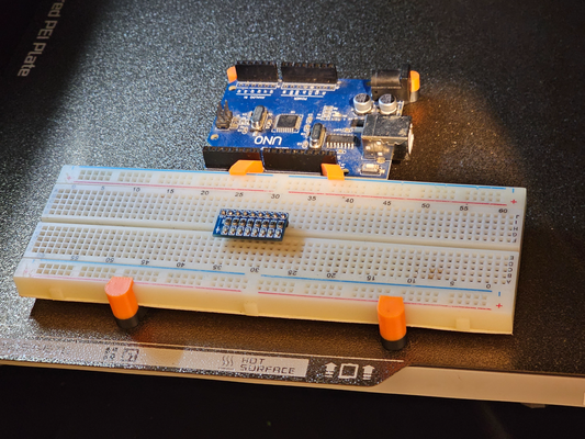 arduino uno planche pain titulaire soutien remixé by pixel to prototype josh outils gadgets 3d print model - Mito3D