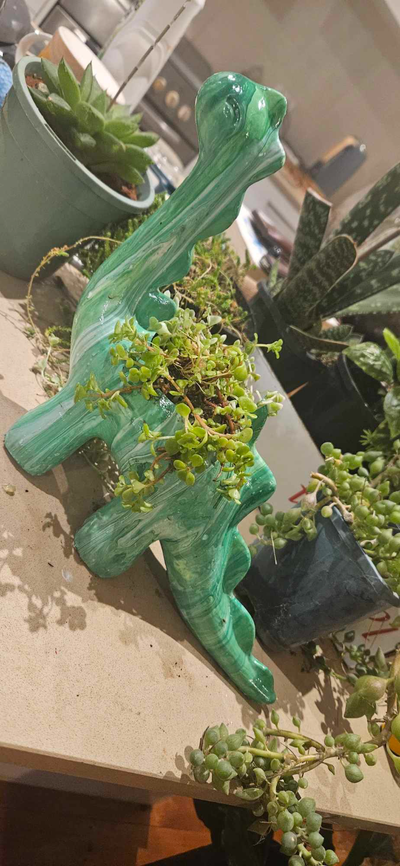 carina stilizzato dinosauro giocattolo pentola remixato by astro fritz domestico arredamento fiore fiori pianta in vaso remixare kawaii poli 3d print model - Mito3D