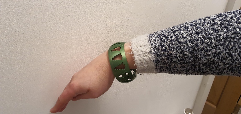 noël arbre bracelet 2019 by brithawkes ménage festivités bijoux easytoprint support fête 3d print model - Mito3D