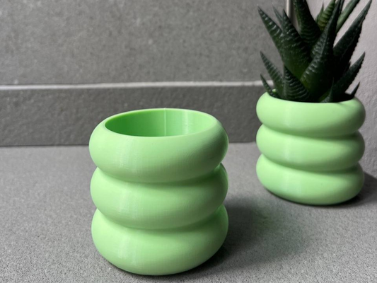 cute donut vase 60mm resizable - no support needed by gaaat household garden small green babyplants decor pastel relaxing succulents plant pot minimal simple nosupport scale planter planterpot curvy plump 3d print model - Mito3D