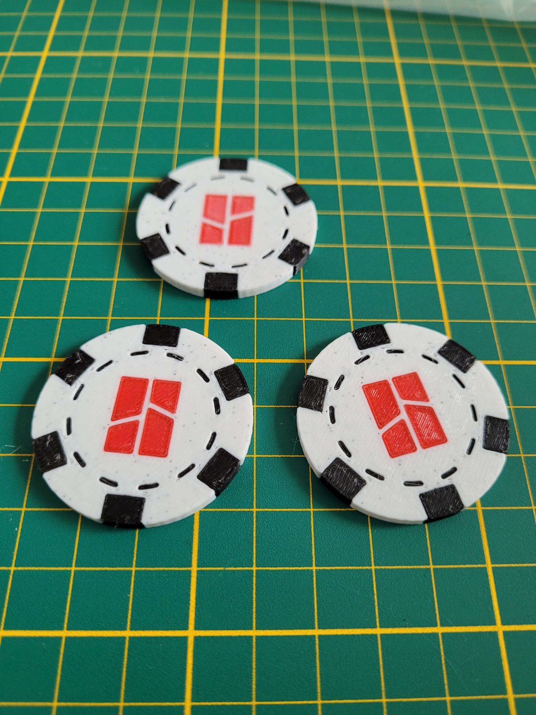 bambu labor poker chips by olivier3dprint spielzeuge spiele chip zweifarbig dreifarbig mehrfarbig bambulab logo 3D print model - Mito3D