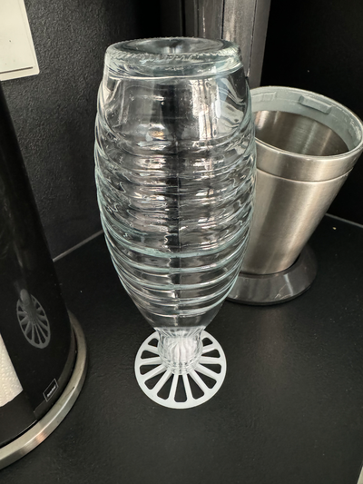 sodastream glasflaschen stazione asciugatura scolapiatti portabottiglie imbottigliato nder by microsucchio domestico arredamento sodastreambottle sodastreambottlestand gocciolare 3d print model - Mito3D