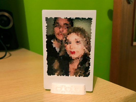 sencillo corazón instax estante soporte by polimar3d casa decoración monitor amor 3d print model - Mito3D