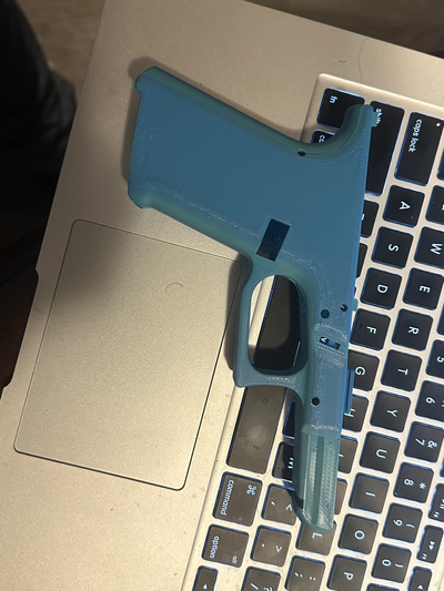 glock 19 telaio by lutlu759 3d stampante test modelli glock19 pistola freddo divertimento tiro gli sport concorrenza arma fuoco fosscad 3d print model - Mito3D