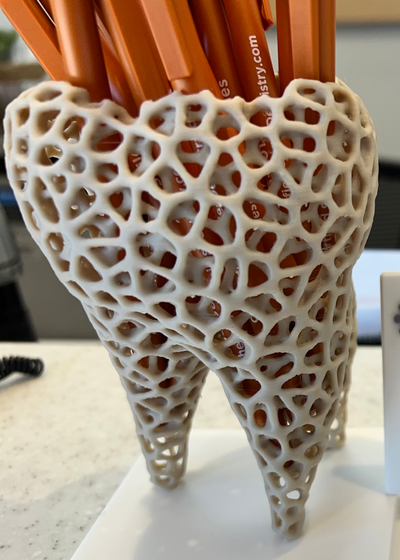 voronoi molar dente caneta suporte by m0larmechanic casa escritório ferramenta dentista dental 3d print model - Mito3D