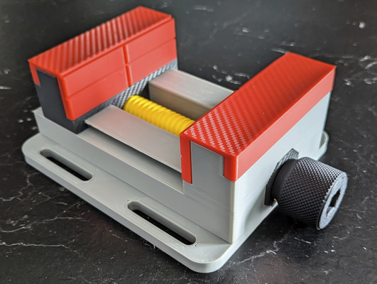 maschine schraubstock trapezförmig faden by blecheimer werkzeuge 3d print model - Mito3D