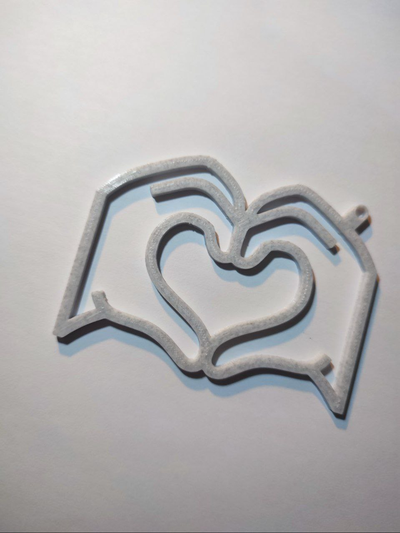 heart shaped hände schlüsselanhänger by salvatore kunst 2d herz 3d print model - Mito3D