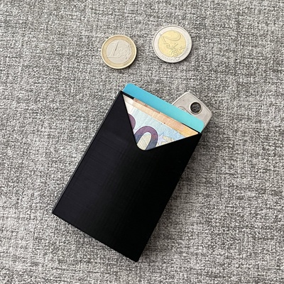 single piece slim wallet cards bills coins & remixed by schiko fashion models coin keychain creditcard key creditcardwallet 3d print model - Mito3D