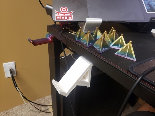 magnétique bureau jeu manette supporter remixé by hakon outils gadgets accoller titulaire contrôleur 3d print model - Mito3D