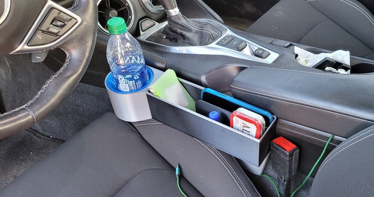 araba oturma yeri boşluk organizatör by mokodroid araçlar organizatörler fincan kulp destek cüzdan telefon bardaklık 3d print model - Mito3D