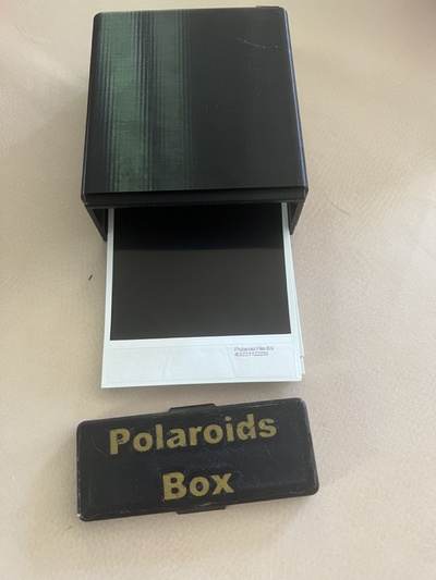 polaroids box by prometheus werkzeuge gadgets schutz fotografie instax polaroidkamera sofortig sofortbilder 3d print model - Mito3D