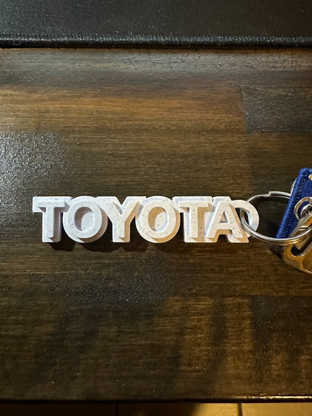 toyota porte clés by jorge loisir diy véhicules clé chaîne jdm camion voiture 3D print model - Mito3D