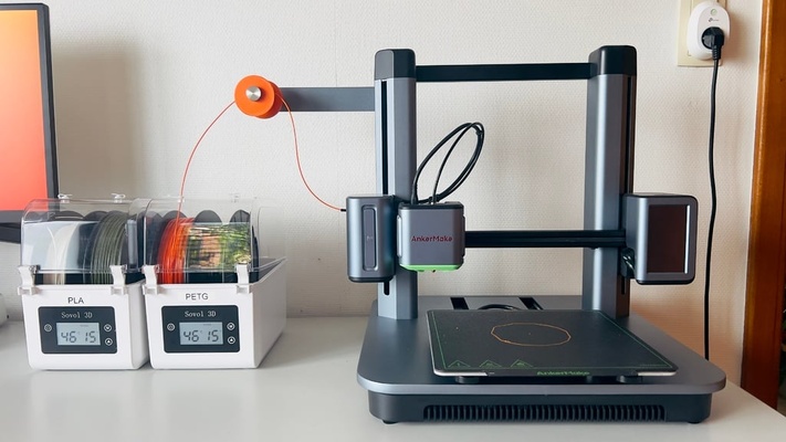 filamento guia carrete by niko caignie 3d impresora accesorios comunicador coordinador guía filamentos portabobinas portacarretes 3d print model - Mito3D