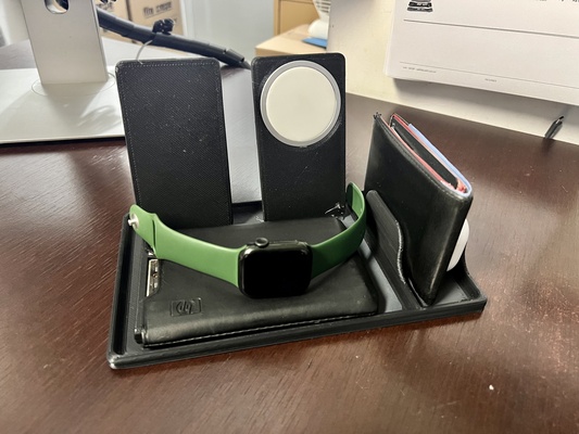 basic tray magsafe by 4s99hn5r8m tools organizers iphonestand iphoneholder 3d print model - Mito3D