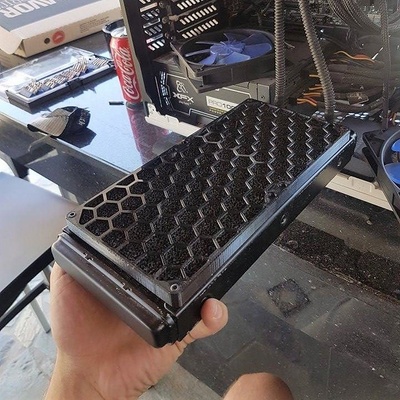 bal peteği pc 240mm radyatör ızgara by kalamar adam hobi kendin yap 240mmradiator bilgisayar aksesuarları hayranı masaüstü pcsu soğutma su 3d print model - Mito3D