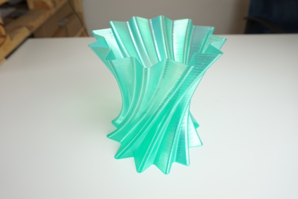 imenso torcido estrela vaso by wf3dprinting casa decoração vasemodo thingiverse fome 3d print model - Mito3D
