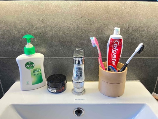 spazzolino denti+pasta titolare supporto tbp 001 by calvizie domestico casa modelli porta denti 3d print model - Mito3D