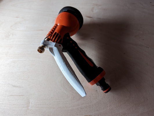 giardino pistola mano irrigatore sostituzione maniglia by mrstolarsky domestico acqua tubo flessibile 3d print model - Mito3D